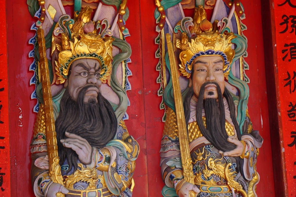 21460146_1585594718127650_495655009_o.jpg 薛氏家廟門神設計,看起來好傳神啊