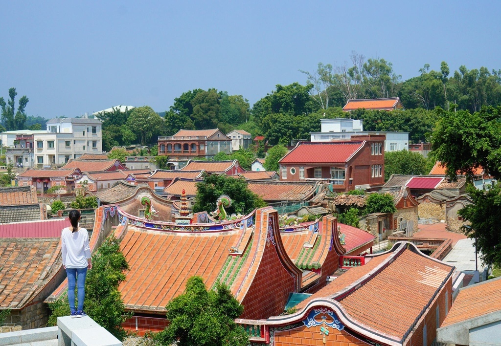 第一次走步道看的是這種古建築的景色，真是難以形容的感覺，很奇妙