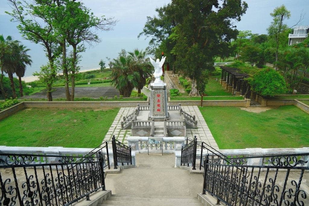 21616843_1588184417868680_990595373_o.jpg 洋樓內參觀完畢後,位於洋樓外的金湯公園也可以來走走