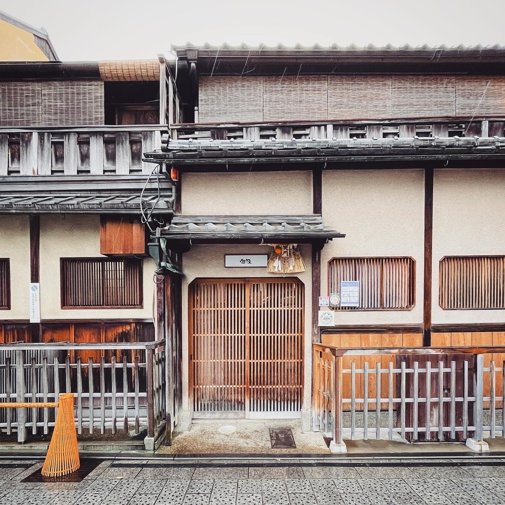 【京都祇園四条駅】祇園迦陵：無菜單懷石料理，竟然啃食了荒謬的