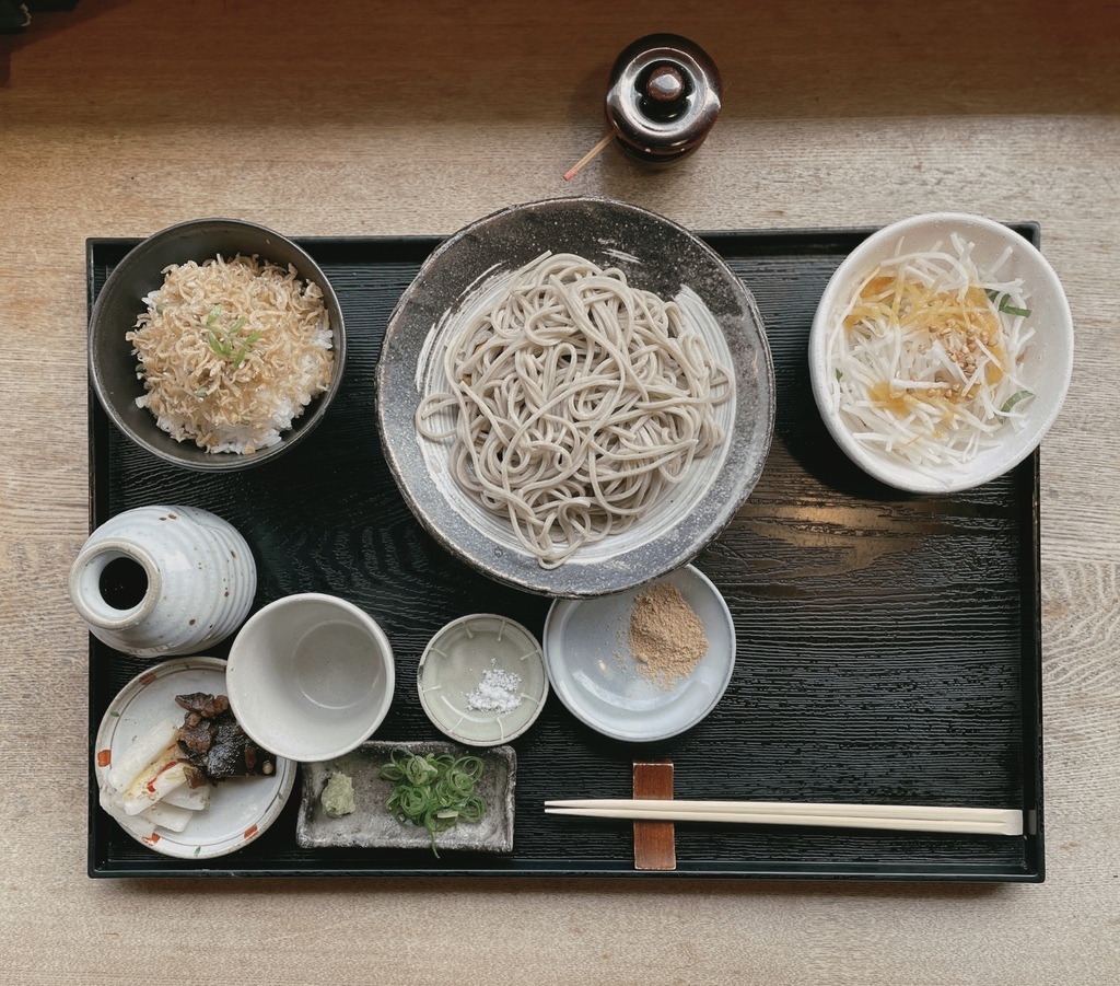 【京都烏丸五条站】蕎麥之實 よしむら：被蕎麥麵耽誤的炸天婦羅