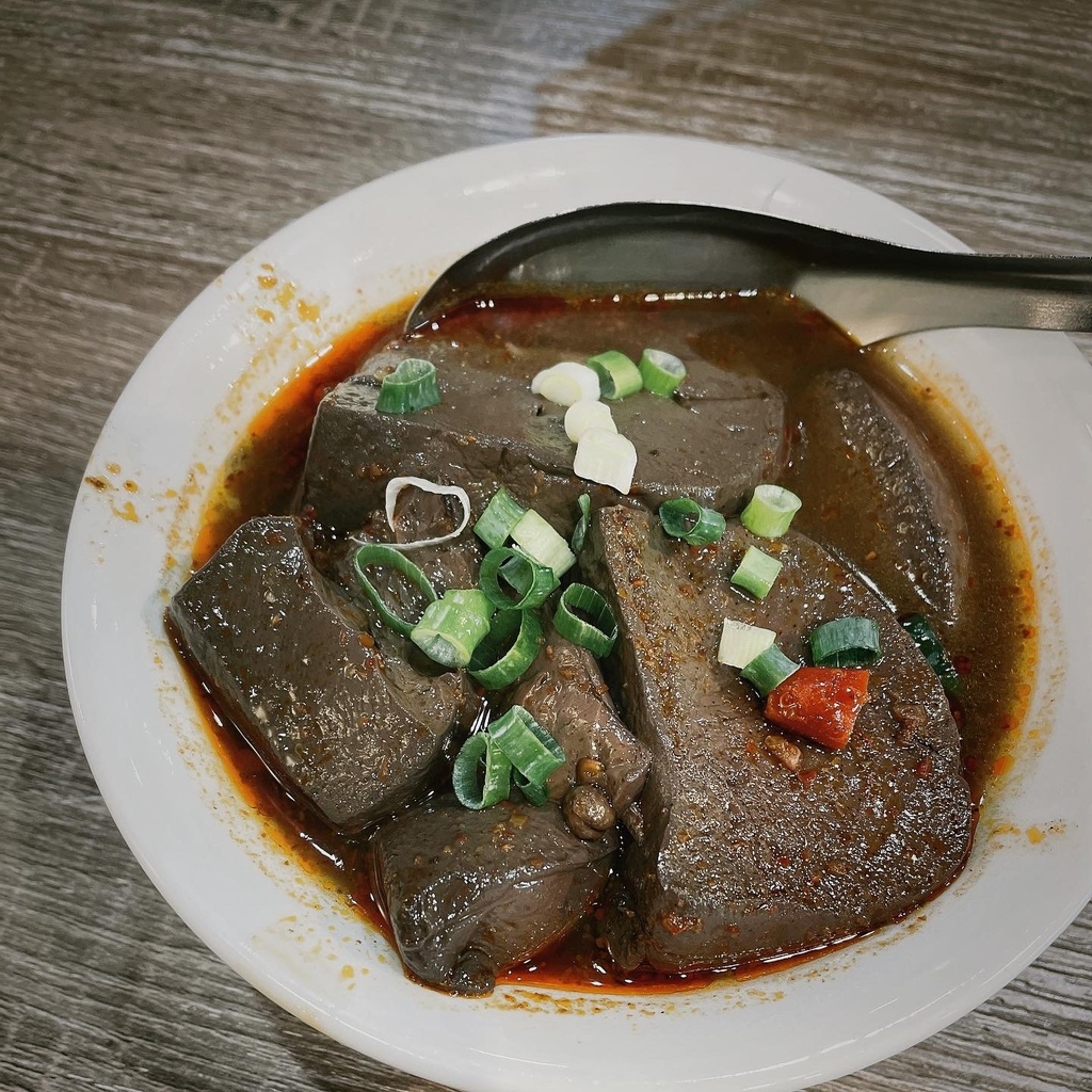 【捷運松江南京站】胖老闆誠意肉粥：除了奶茶和銷魂雞滷飯、竹筍