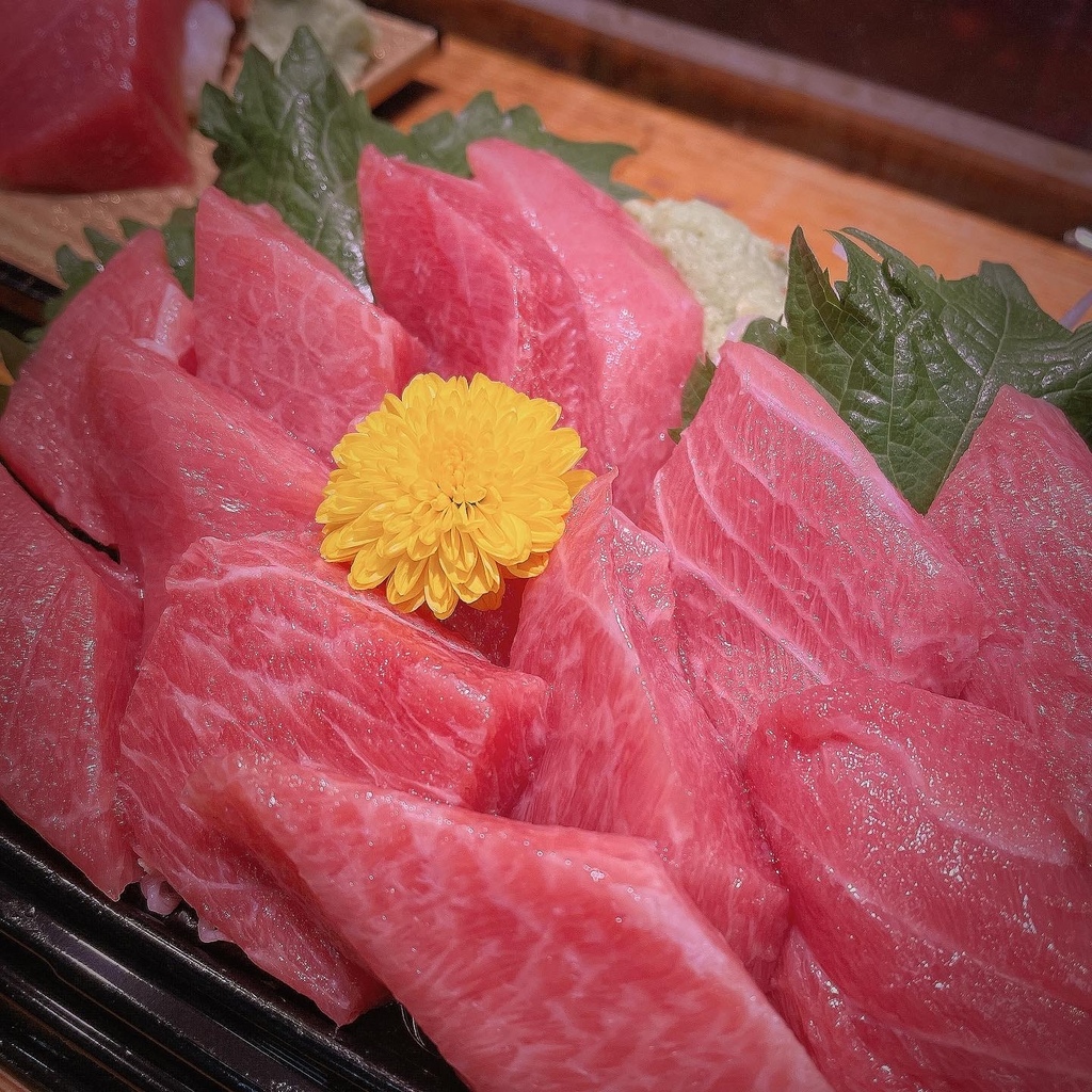 【大阪黑門市場】まぐろや黒銀：提供各式黑鮪魚專賣，東京築地也