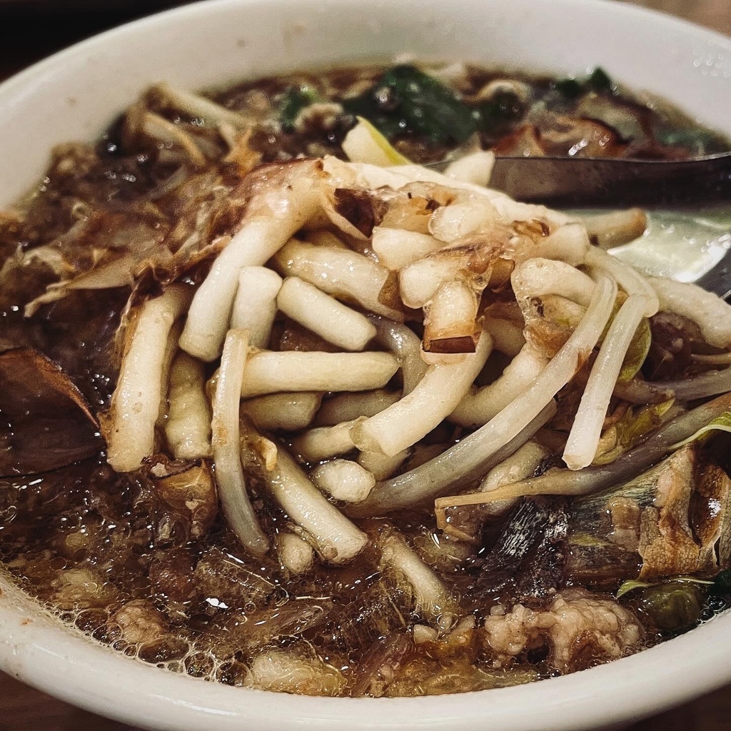 【台東市】榕樹下米苔目 ：台東人氣小吃店，米苔目專賣，滿滿柴