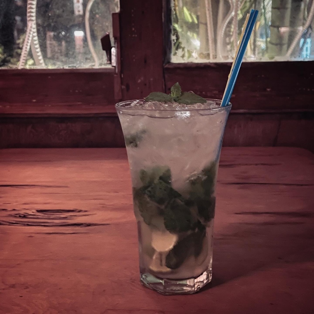 【台東市】Kasa 酒吧 咖啡Café：氛圍有點像是小時候的