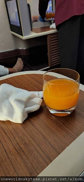 03. OJ+HOT TOWEL.jpg