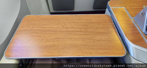 11. TRAY TABLE.jpg