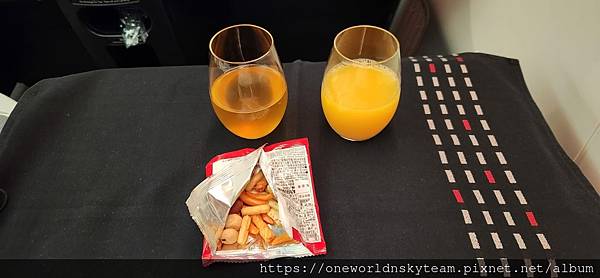 19B. SNACKS+DRINK.jpg