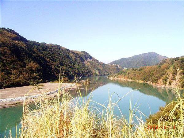 大漢溪某曲流，石門水庫上游處