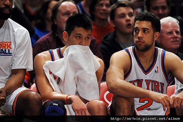 林書豪 vs Landry Fields 36