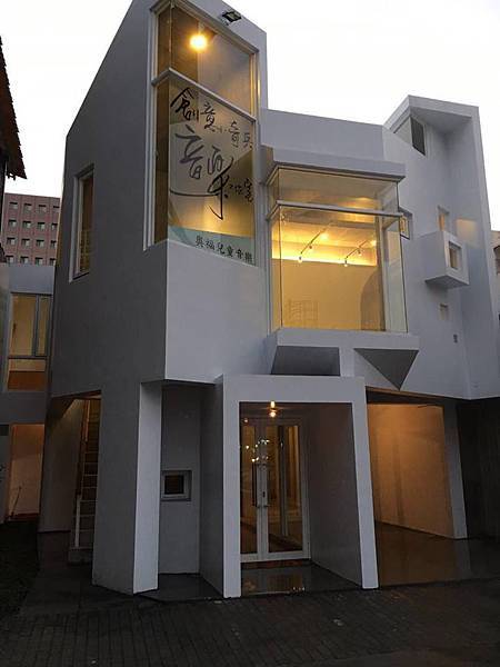 房子.jpg 房子.jpg