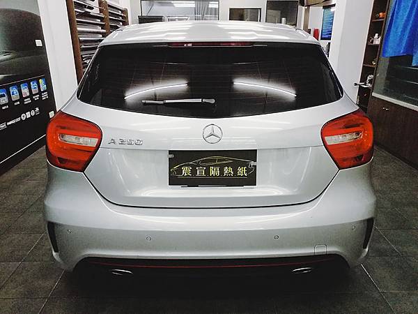 震宣汽車玻璃隔熱紙 benz a class 前擋隔熱紙FSK冰鑽F45 車身隔熱紙FSK冰鑽F20冰鑽fx7 台北隔熱紙推薦 汽車隔熱紙價格 FSK隔熱紙 冰鑽隔熱紙 汽車隔熱紙推薦2019 隔熱膜 08.jpg