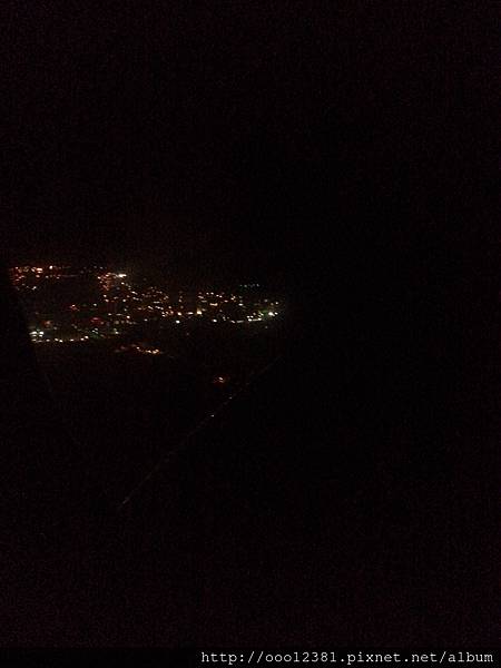 飛機上的關島夜景