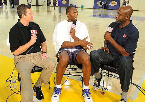 Kobe Bryant talks to James Worthy and Rick Kamla