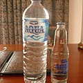 買的水和飯店的水