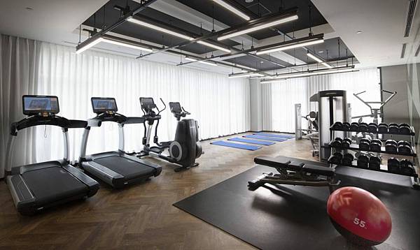 健身房.jpg 健身房.jpg