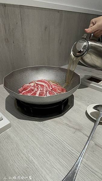 【食記】高雄　三山燒肉博愛店~*輕井澤集團燒肉新品牌、全台第