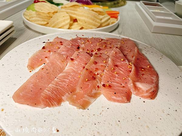 【食記】高雄　三山燒肉博愛店~*輕井澤集團燒肉新品牌、全台第
