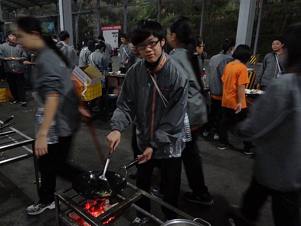 國二童軍宿營-晚餐野炊5.JPG