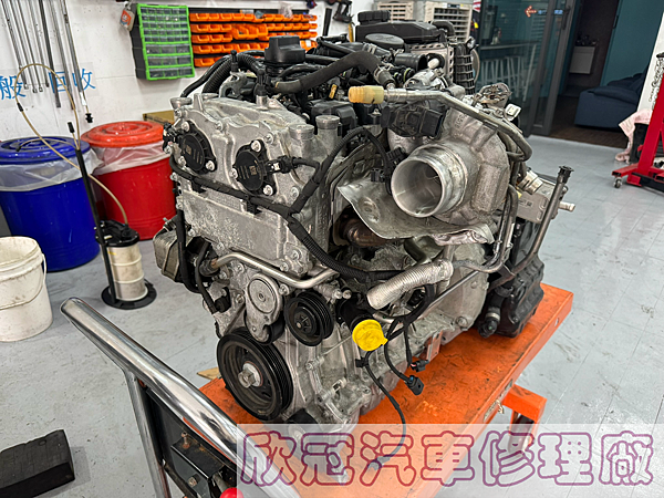 BENZ W118 CLA35 - 引擎抖動、M260汽缸蓋 BENZ W118 CLA35 - 引擎抖動、M260汽缸蓋