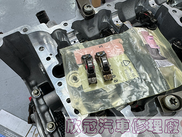 BENZ W118 CLA35 - 引擎抖動、M260汽缸蓋 BENZ W118 CLA35 - 引擎抖動、M260汽缸蓋