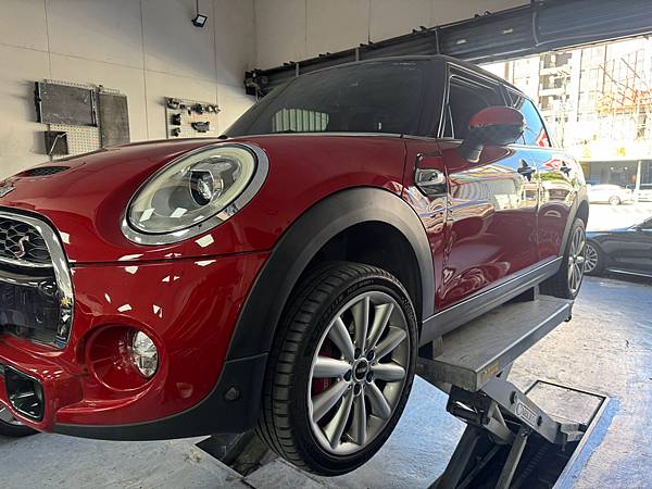 MINI F55 CooperS - 底盤異音、後避震器更換