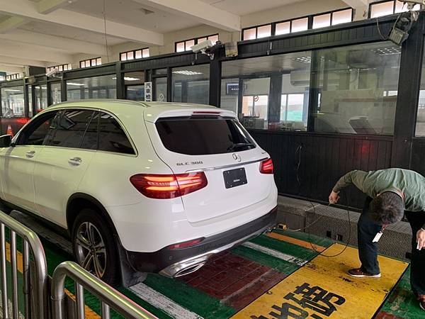 賓州搬家回台灣，順便運了一台賓士GLC300汽車。運費多少錢