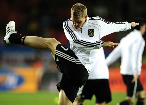 f5bfbd36d7b0bc93be007b29f261669f-getty-fbl-wc2010-match63-uru-ger.jpg