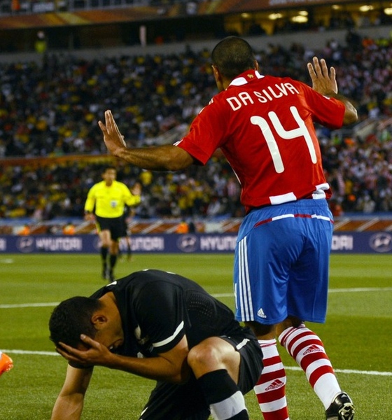 e30bd7b15f310a86657cbd606f8532da-getty-fbl-wc2010-match42-par-nzl.jpg
