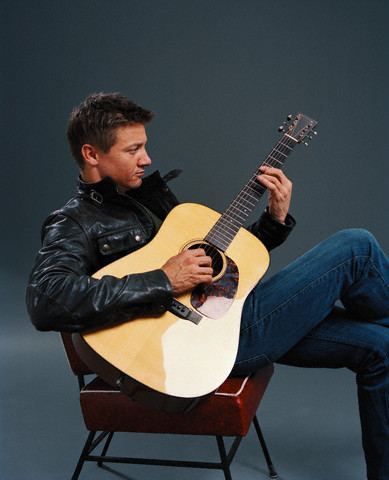 jeremy-renner (19).jpg