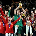 5084e22578b2088cf1ea271a2e492aab-getty-topshots-fbl-wc2010-match64-ned-esp-trophy.jpg