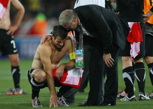 557a781b459cfb02c9071fcb36619fe5-getty-98501642bd114_paraguay_v_ne.jpg