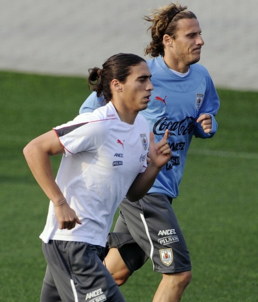 6eac926720acabfd754172bea0cb61ca-getty-fbl-wc2010-uru-training.jpg