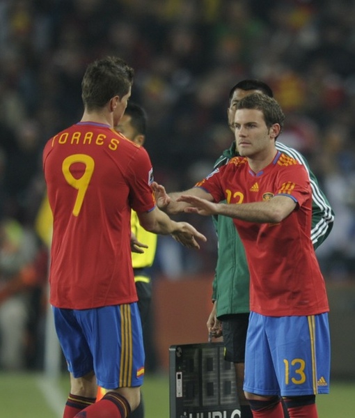3f72f13163a8346b2b2b3f5074ecb07e-getty-fbl-wc2010-match32-esp-hon.jpg