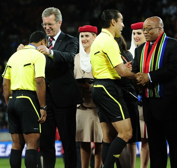 6561c9993b63a22096c58edf89bea4a1-getty-fbl-wc2010-match63-uru-ger.jpg
