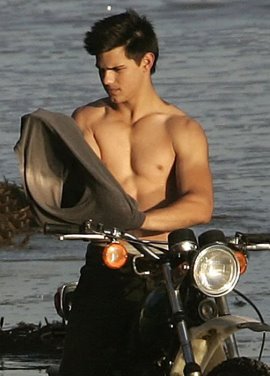 TaylorLautner549.jpg