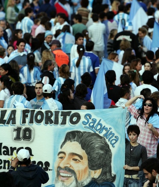 064d8fb3d933b9837983597adb35b60f-getty-fbl-wc2010-argentina-arrival.jpg