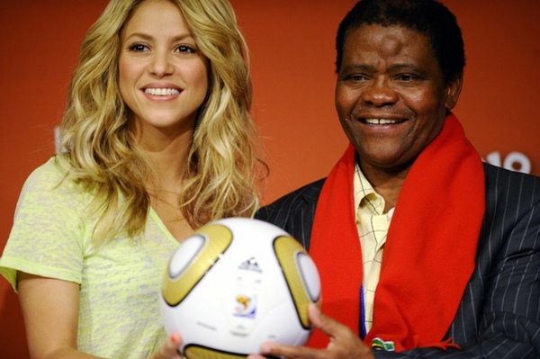 7eea2b4b1bef32797e94e109ee9ea342-getty-fbl-wc2010-safrica-shakira-shabalala.jpg