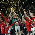 d3694105de522c9e6a942ad7b98e0f3b-getty-fbl-wc2010-match64-ned-esp-trophy.jpg