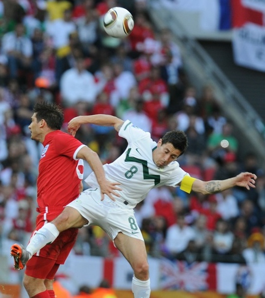 04b8fdc4939047e3014376d28b2817aa-getty-fbl-wc2010-match37-slo-eng.jpg