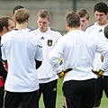 29c9780416fce1d08cb5f3239ca97476-getty-fbl-wc2010-ger-training.jpg