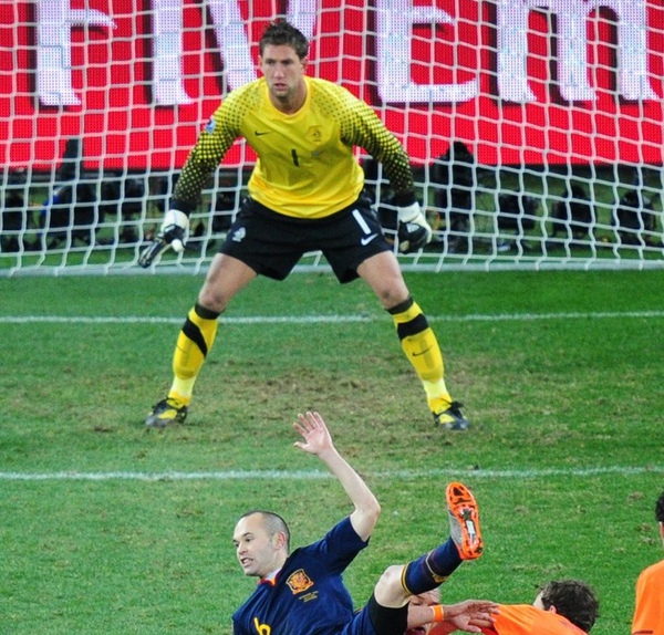9fb288644cda330e13bfcc9e3bc10b6e-getty-fbl-wc2010-match64-ned-esp.jpg