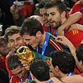 7cd2b8ec9ed37264917c2b55c9ced3f3-getty-fbl-wc2010-match64-ned-esp-trophy.jpg