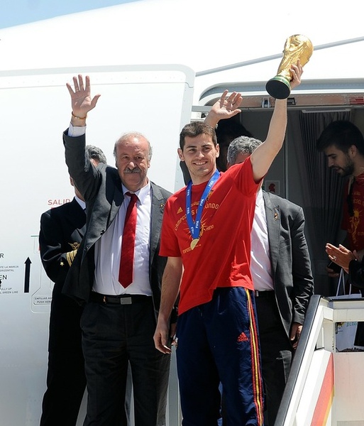 83058250ff52e521f375560ac66f10f4-getty-topshots-fbl-wc2010-esp.jpg