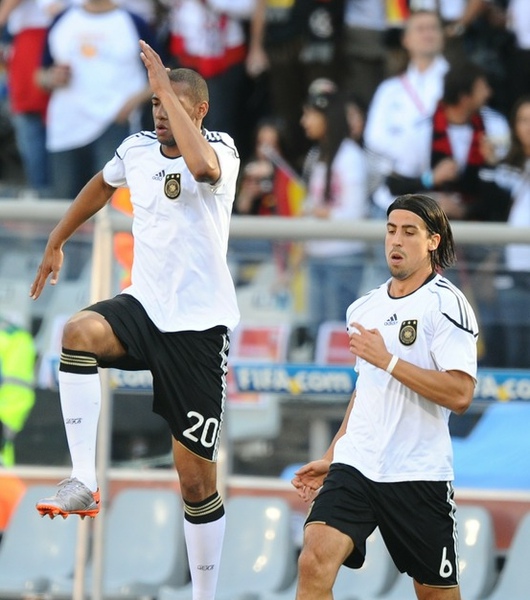 f76dbad6430c581f3a8c67401511d375-getty-fbl-wc2010-match51-ger-eng.jpg