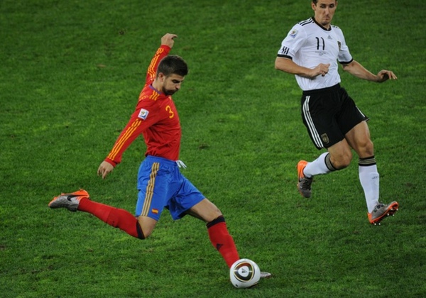 c0f24ba46794d5b84b1fa54697c1f93b-getty-fbl-wc2010-match62-ger-esp.jpg