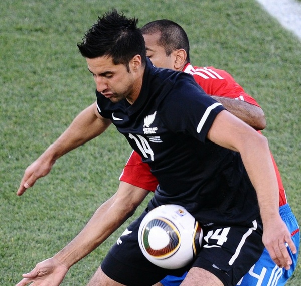 11658a5a1abf64b2d006ab48a791d4eb-getty-fbl-wc2010-match42-par-nzl.jpg