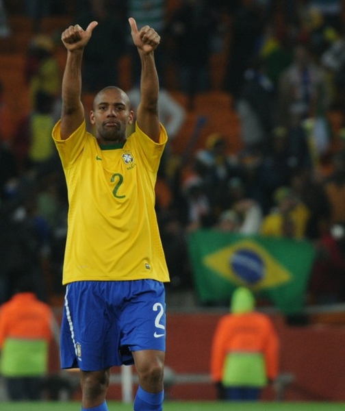 be866c8701a5f801b80381299685c293-getty-fbl-wc2010-match29-bra-civ.jpg