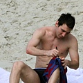 c5c65caf8867e74d3b30e8b7e000a0fc-getty-fbl-brazil-messi-beach.jpg