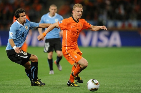 e195bf0242c71b23d32e7104c0b94fda-getty-fbl-wc2010-match61-uru-ned.jpg